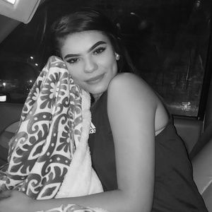 Meet your Posher, Steffany